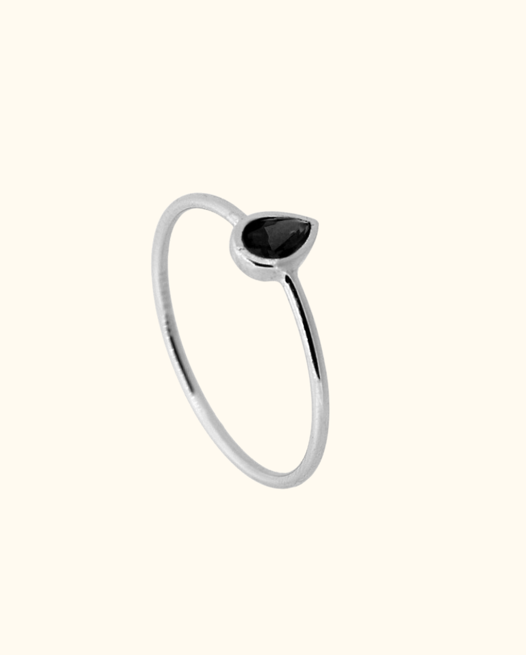 Anillo Gota de Circonita Negra